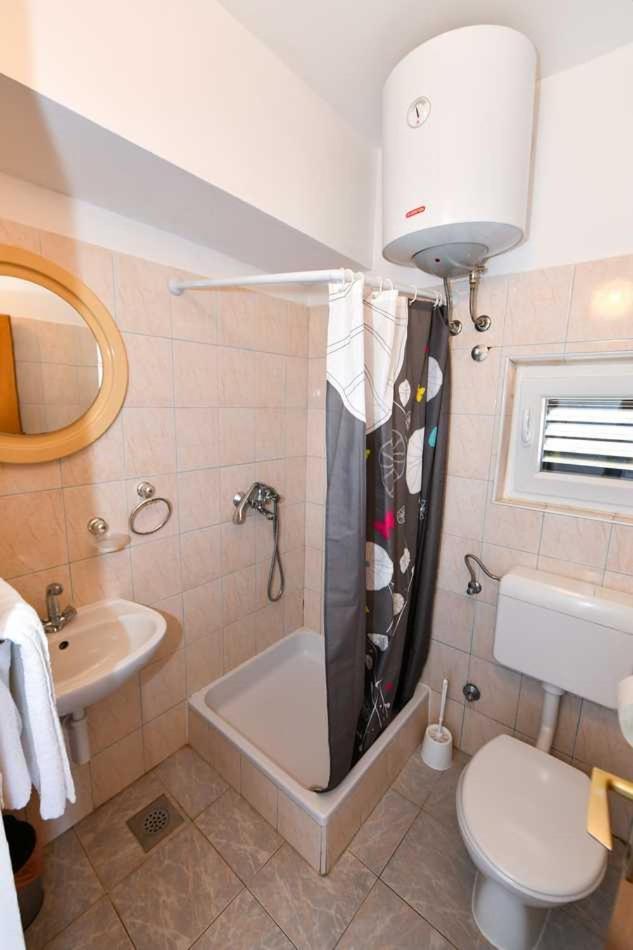 Perfect Vacation Apartments Omiš Esterno foto